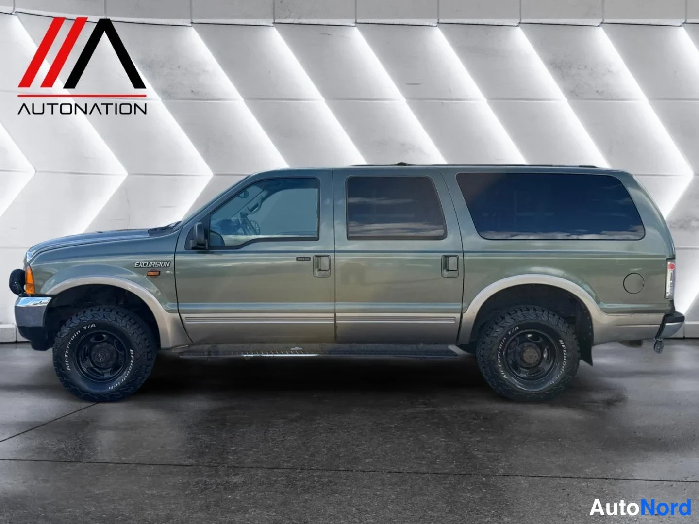 Vihreä Ford Excursion 2000, sivulta, kuva 4