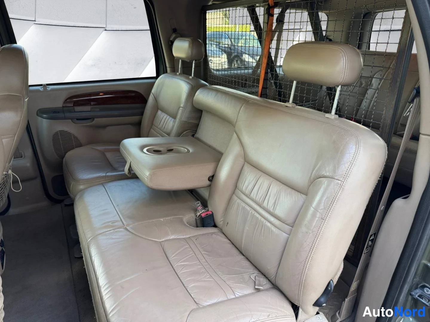 Vihreä Ford Excursion 2000, takaistuimet, kuva 11
