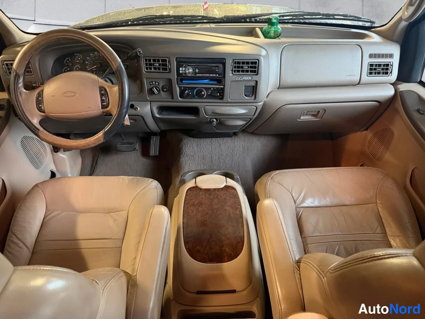 Vihreä Ford Excursion 2000, ohjaamo, kuva 10