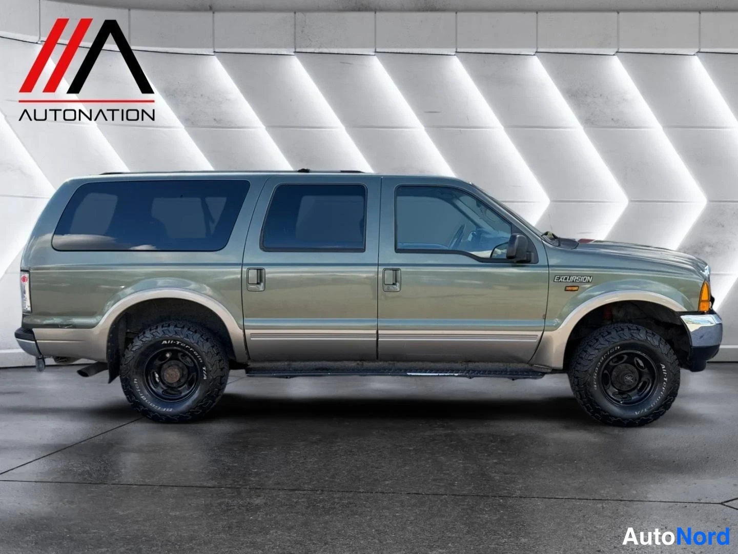 Vihreä Ford Excursion 2000, sivulta, kuva 5