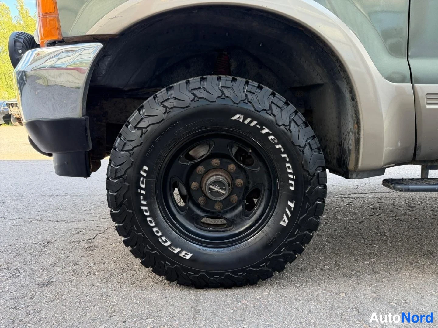 Vihreä Ford Excursion 2000, yksityiskohta, kuva 12