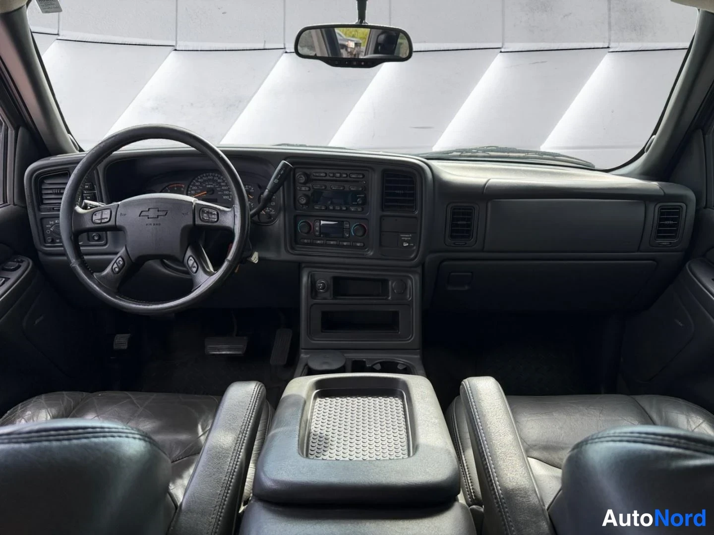 Vihreä Chevrolet Silverado 2005, ohjaamo, kuva 10