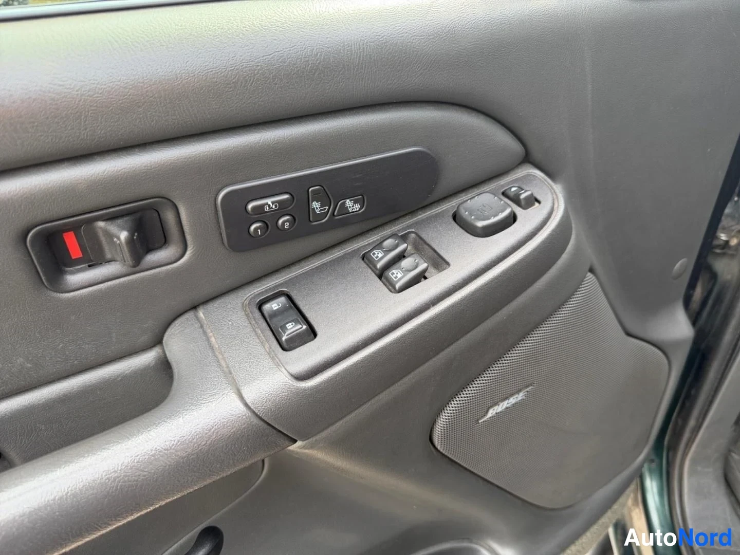 Vihreä Chevrolet Silverado 2005, yksityiskohta, kuva 16