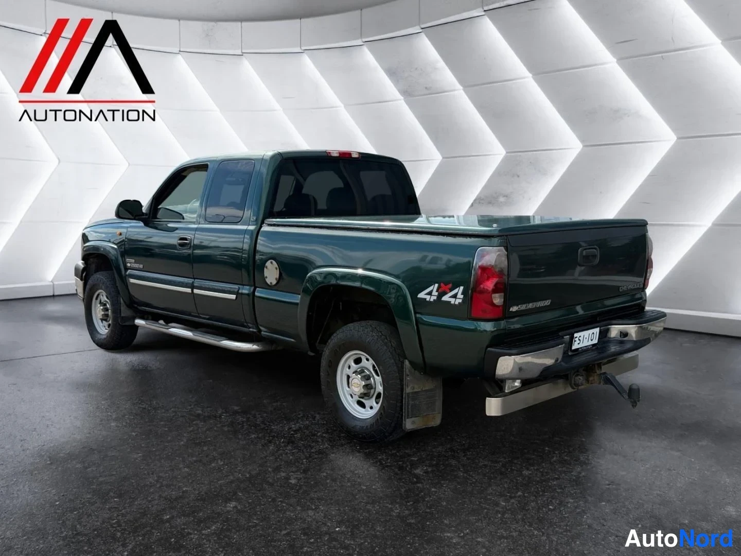 Vihreä Chevrolet Silverado 2005, takaviisto, kuva 6