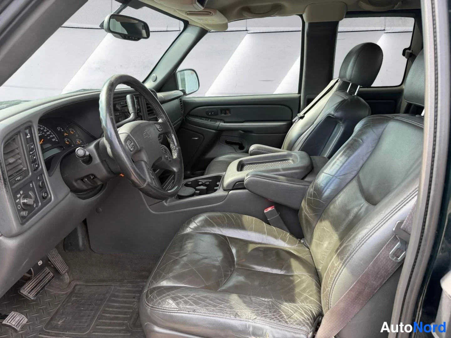 Vihreä Chevrolet Silverado 2005, etuistuimet, kuva 12