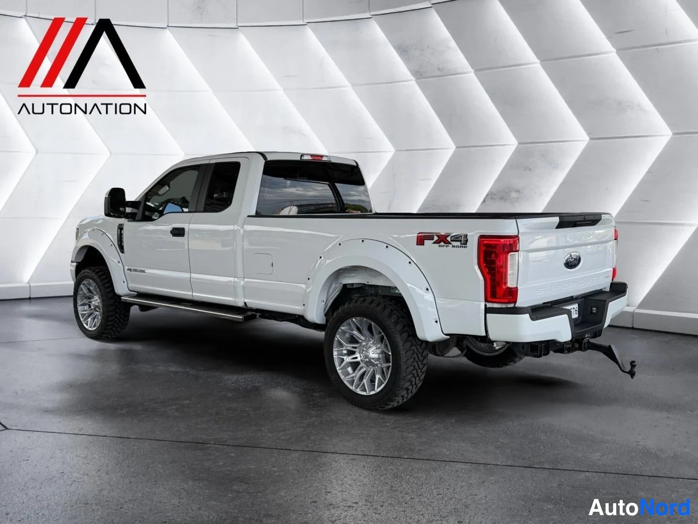 Valkoinen Ford F-250 2019, takaviisto, kuva 8