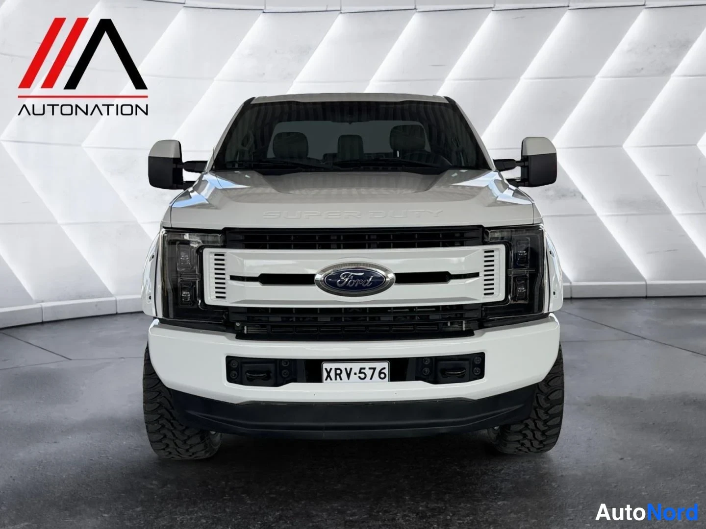 Valkoinen Ford F-250 2019, edestä, kuva 5