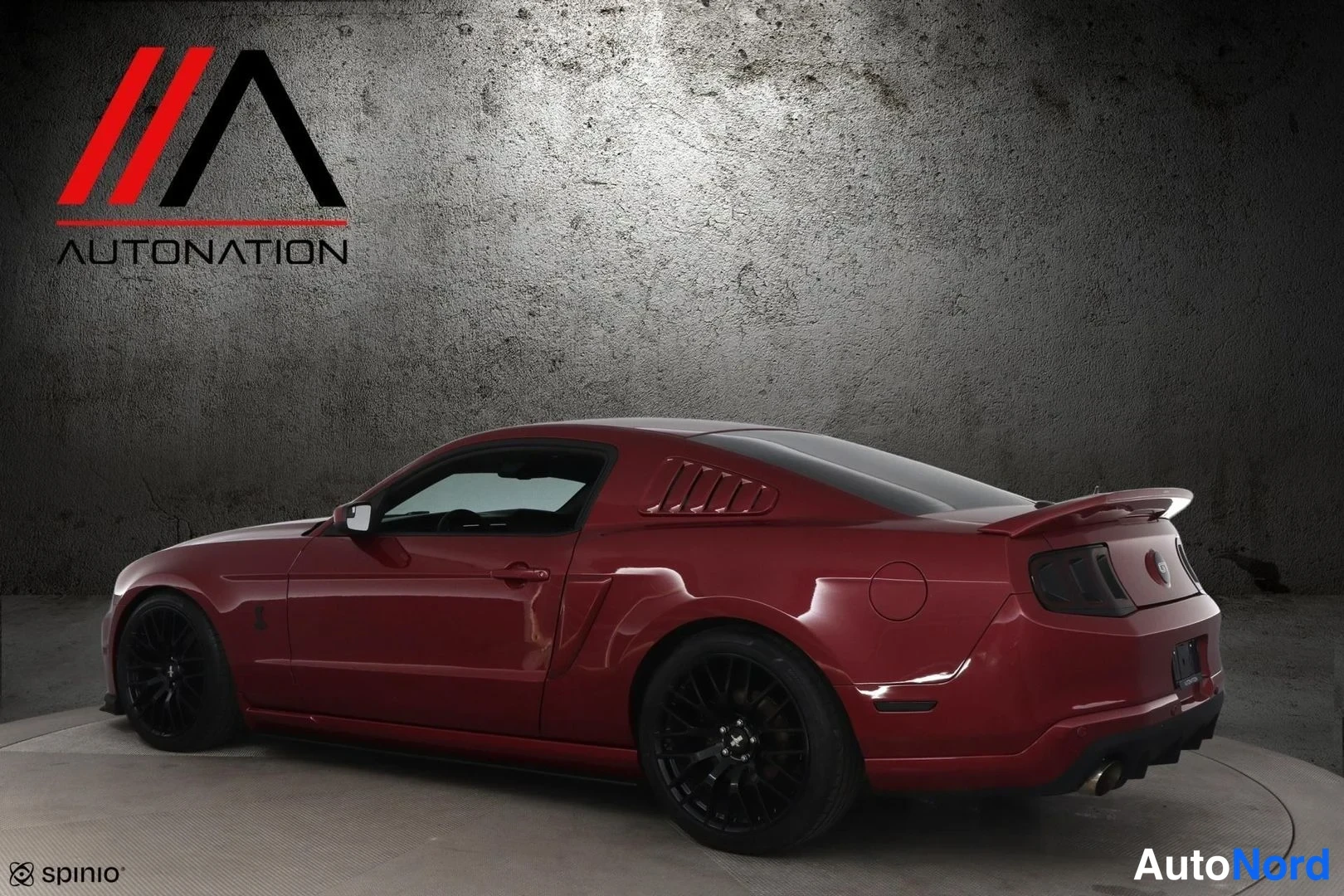 Punainen Ford Mustang 2012, takaviisto, kuva 6