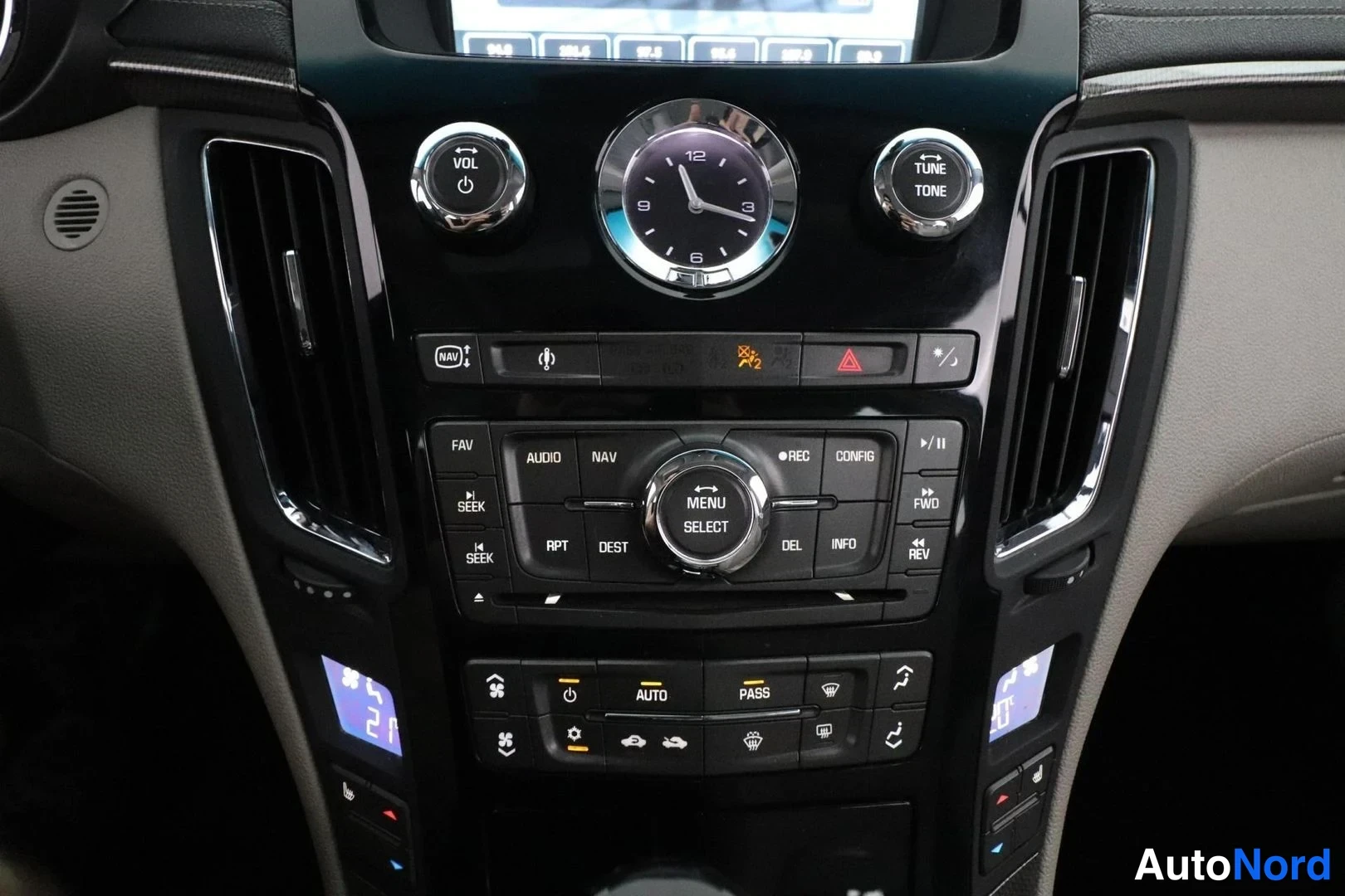 Black Cadillac CTS-V 2010, detail, photo 17
