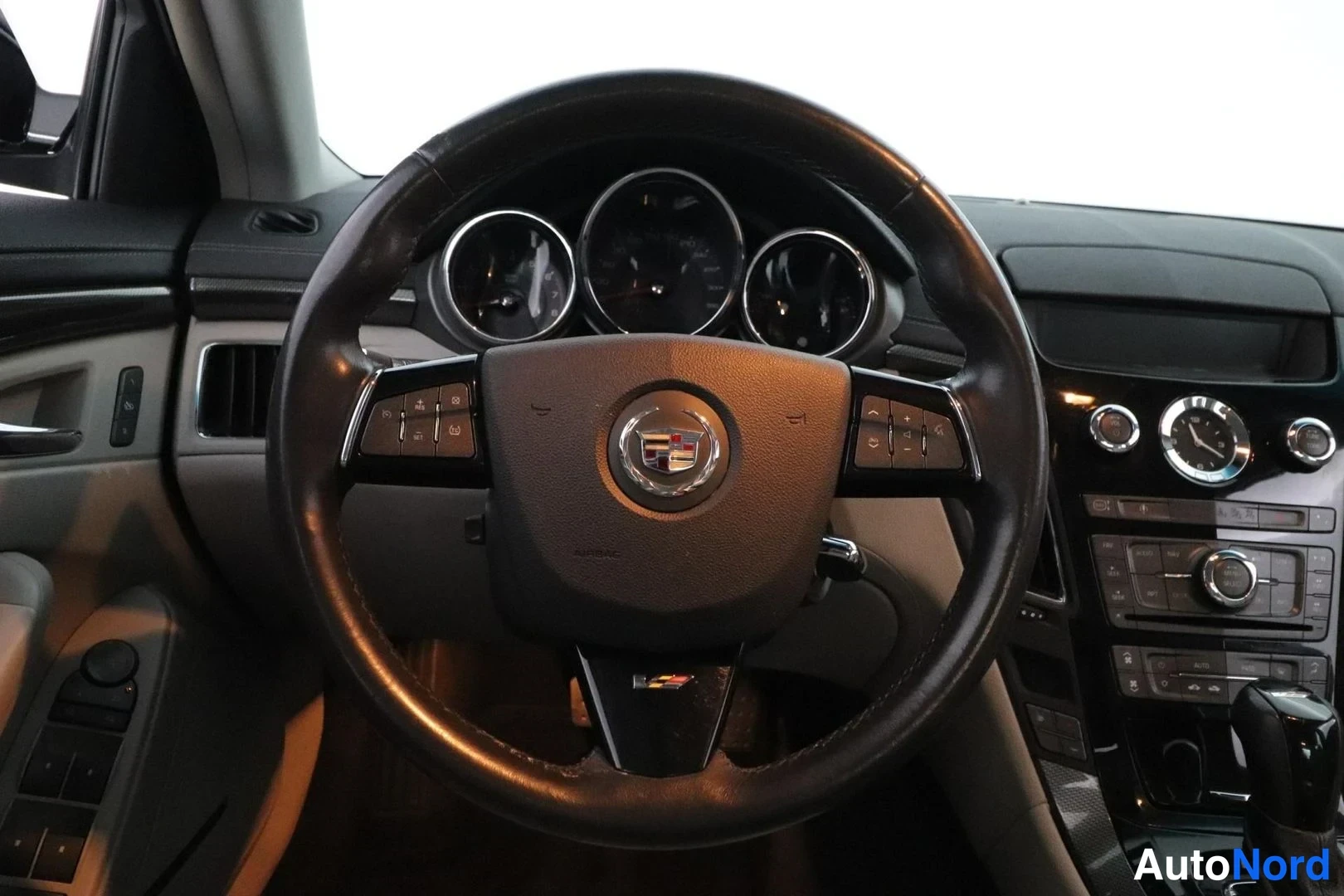 Black Cadillac CTS-V 2010, cockpit, photo 8