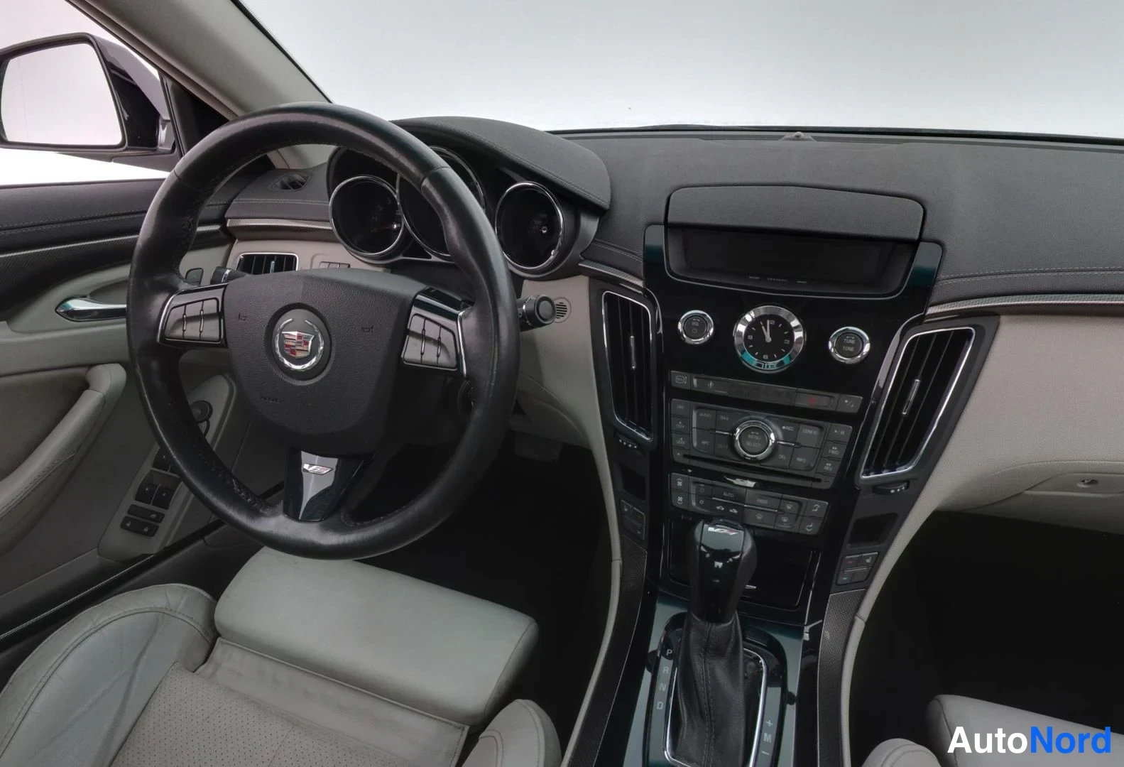 Black Cadillac CTS-V 2010, cockpit, photo 10