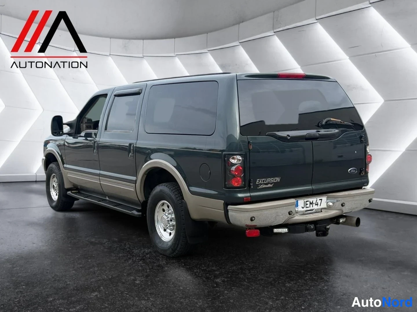 Harmaa Ford Excursion 2000, takaviisto, kuva 6