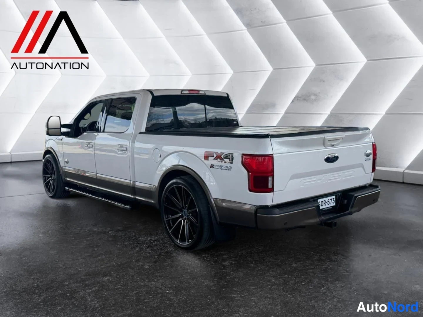 Valkoinen Ford F-150 2018, takaviisto, kuva 6