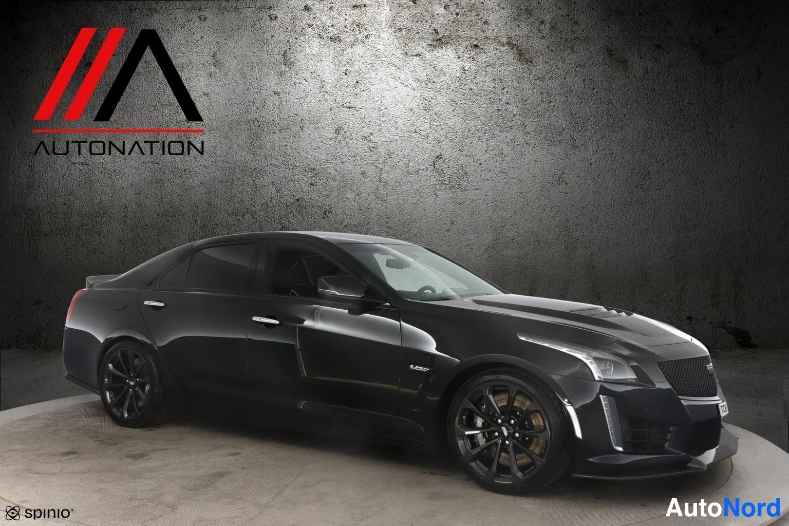 Musta Cadillac CTS-V 2017, etuviisto, keula oikealle, kuva 3