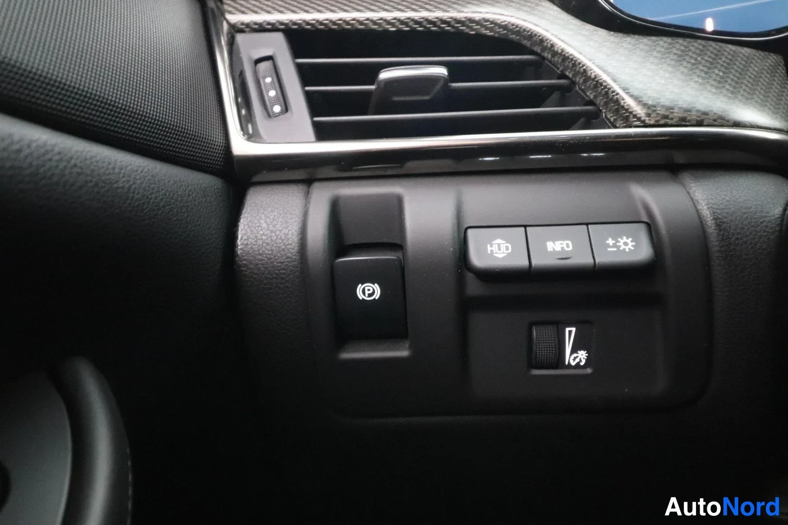 Musta Cadillac CTS-V 2017, yksityiskohta, kuva 19