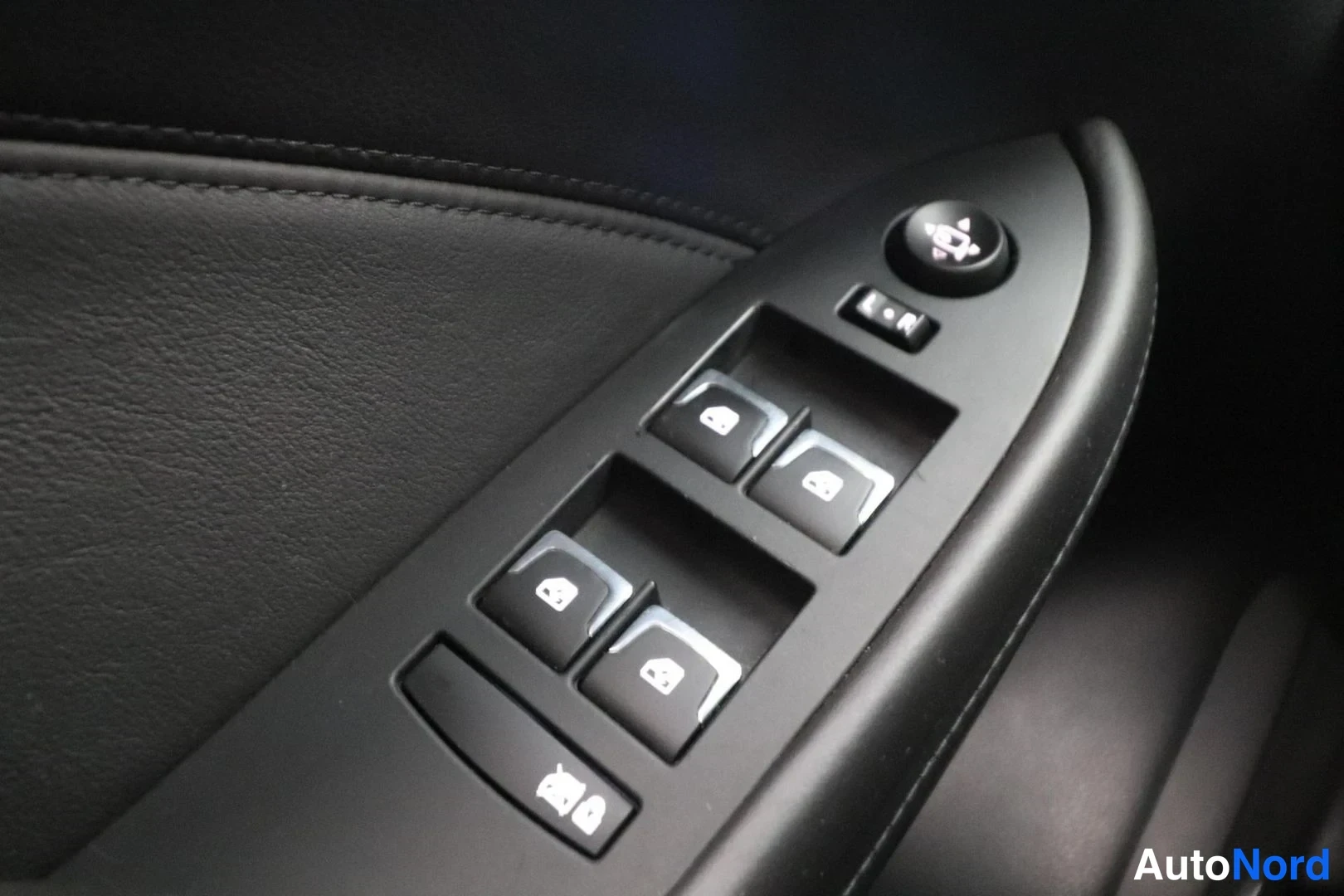 Musta Cadillac CTS-V 2017, yksityiskohta, kuva 20
