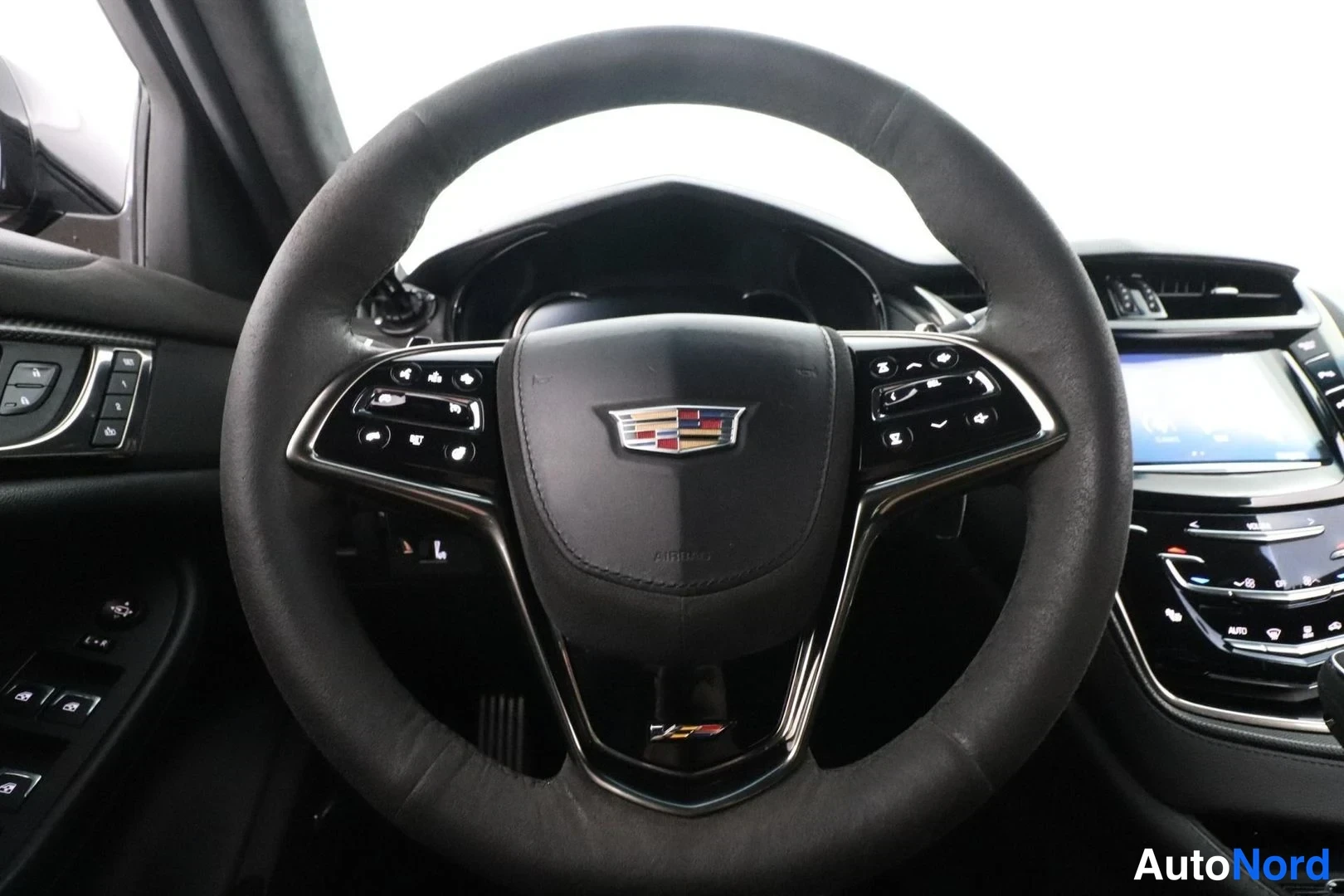 Musta Cadillac CTS-V 2017, yksityiskohta, kuva 13