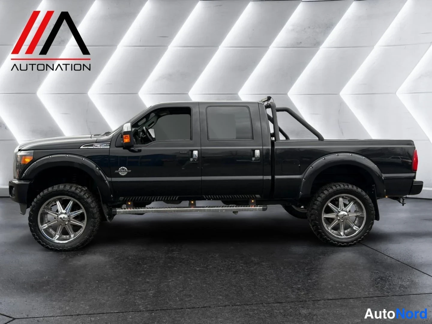 Musta Ford F-250 2013, sivulta, kuva 4