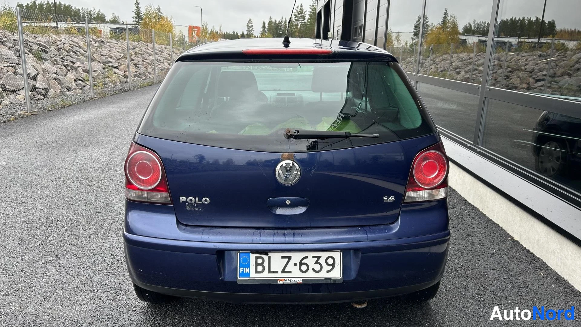 Sininen Volkswagen Polo 2009, takaa, kuva 6