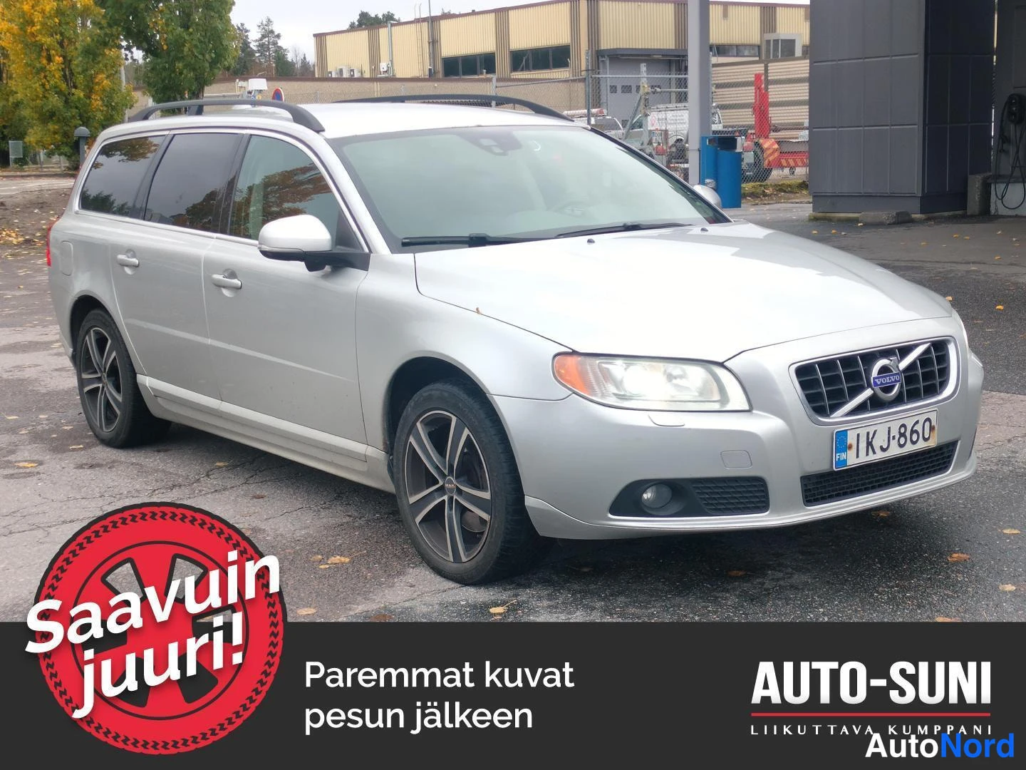 Hopea Volvo V70 2011, etuviisto, keula oikealle, kuva 2