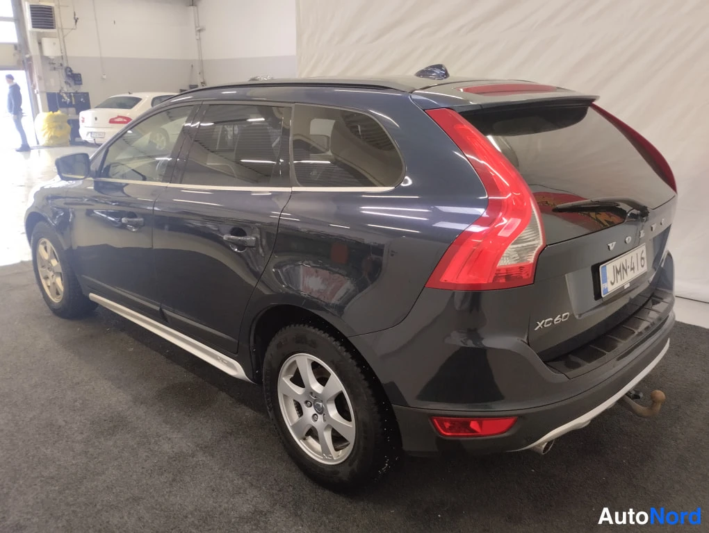 Sininen Volvo XC60 2013, takaviisto, kuva 4