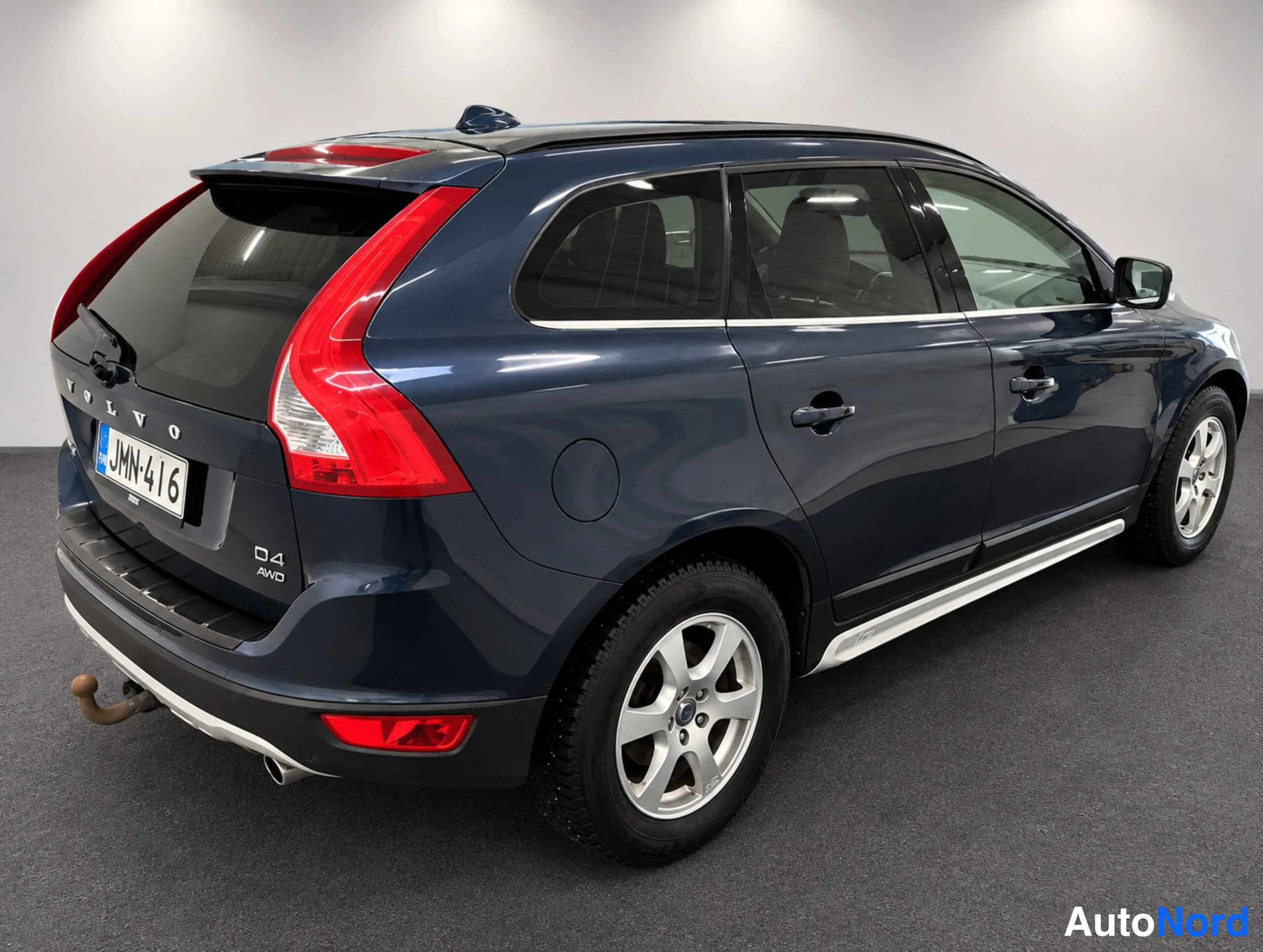 Sininen Volvo XC60 2013, takaviisto, kuva 11