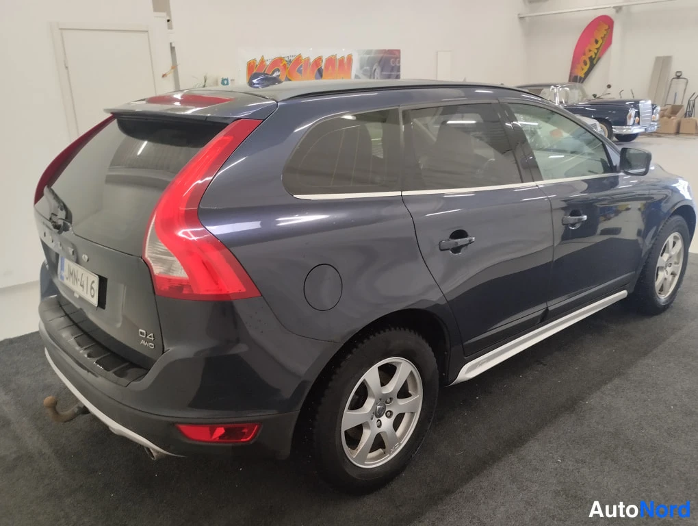 Sininen Volvo XC60 2013, takaviisto, kuva 5