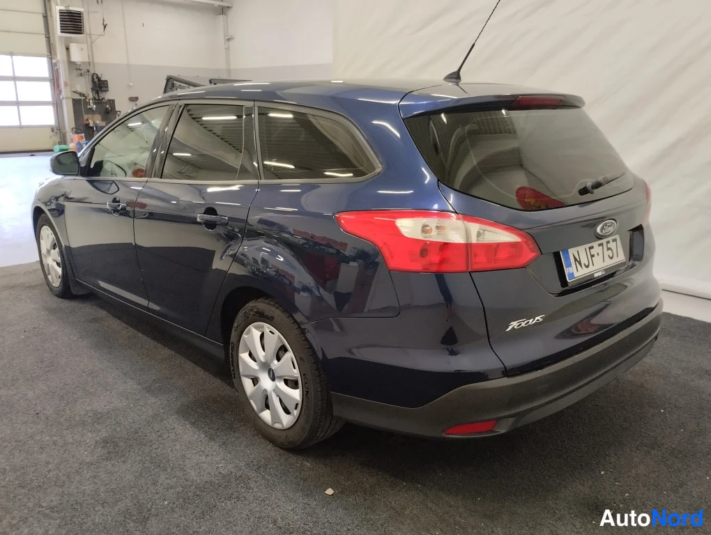 Sininen Ford Focus 2013, kuva 4