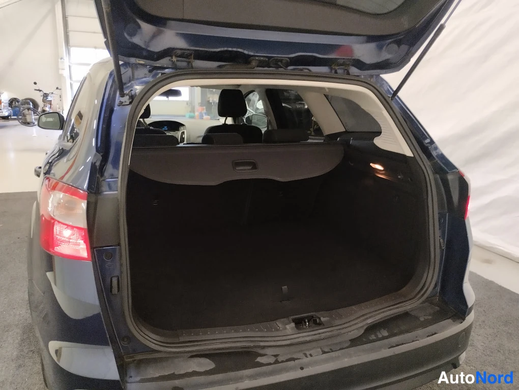 Sininen Ford Focus 2013, kuva 10