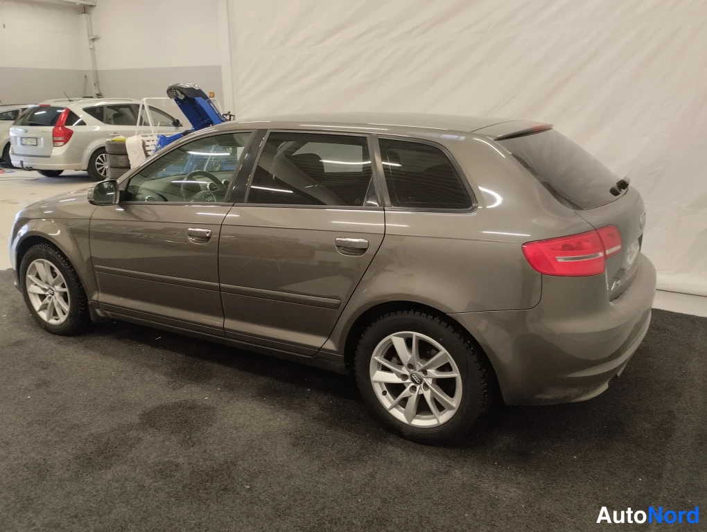 Harmaa Audi A3 2012, takaviisto, kuva 4