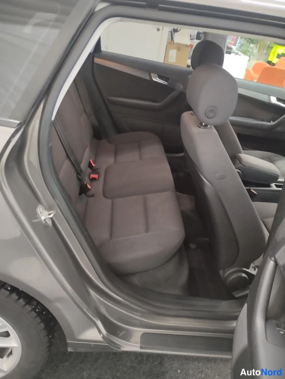 Harmaa Audi A3 2012, takaistuimet, kuva 8