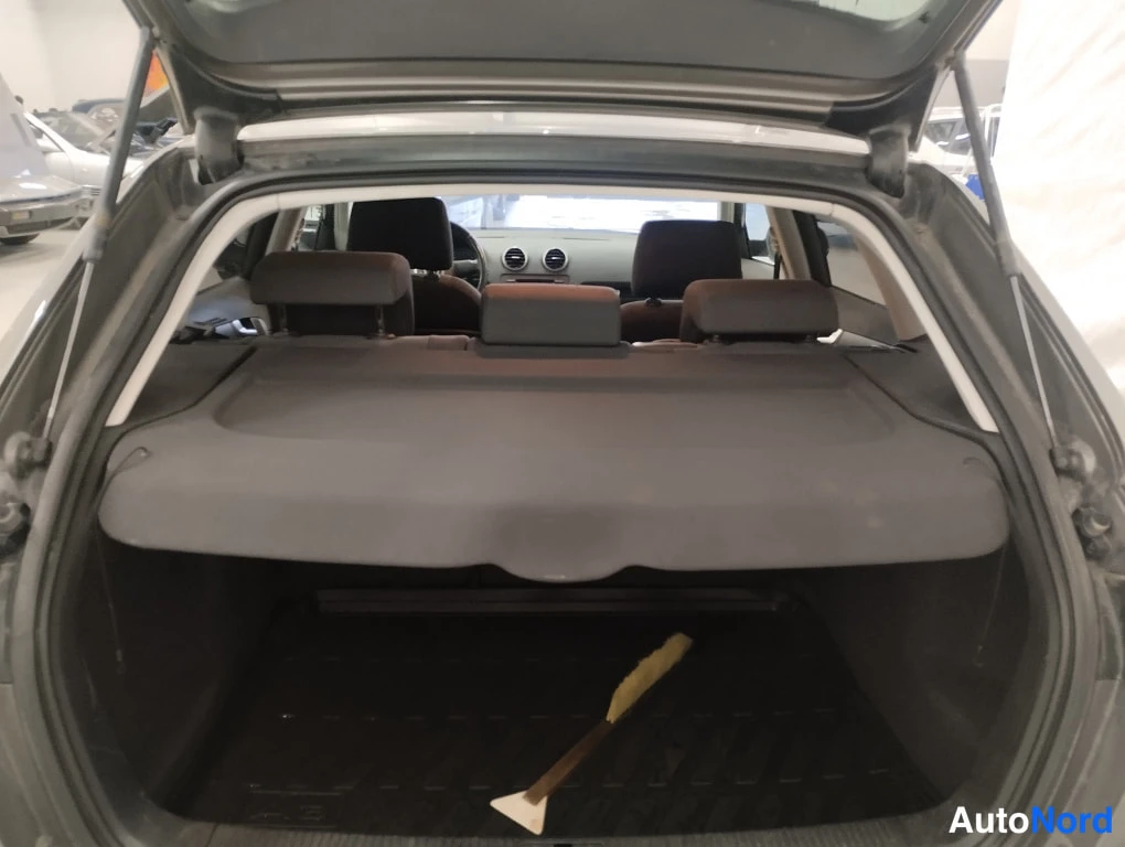 Harmaa Audi A3 2012, tavaratila, kuva 10