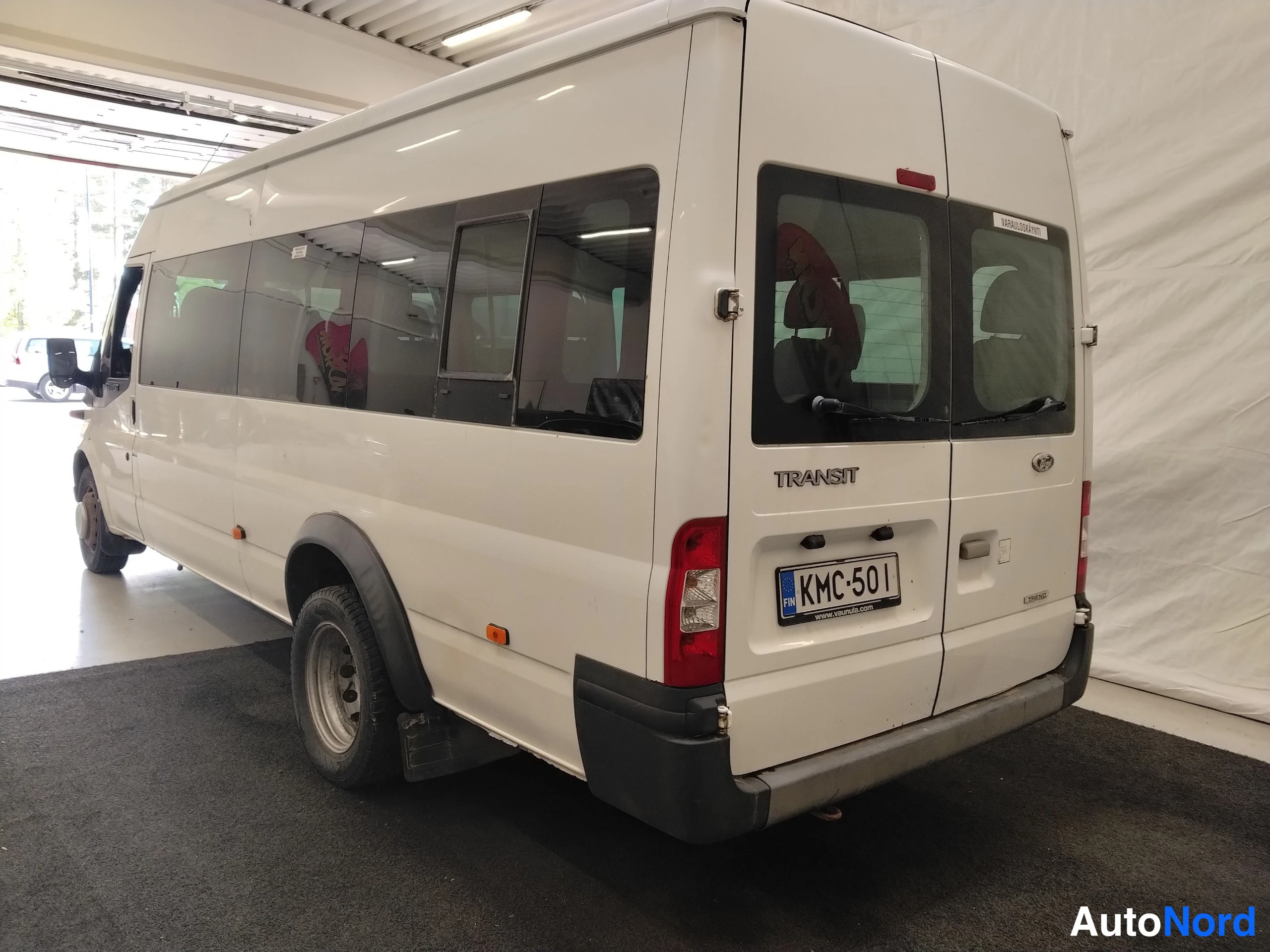 Valkoinen Ford Transit 2013, takaviisto, kuva 8