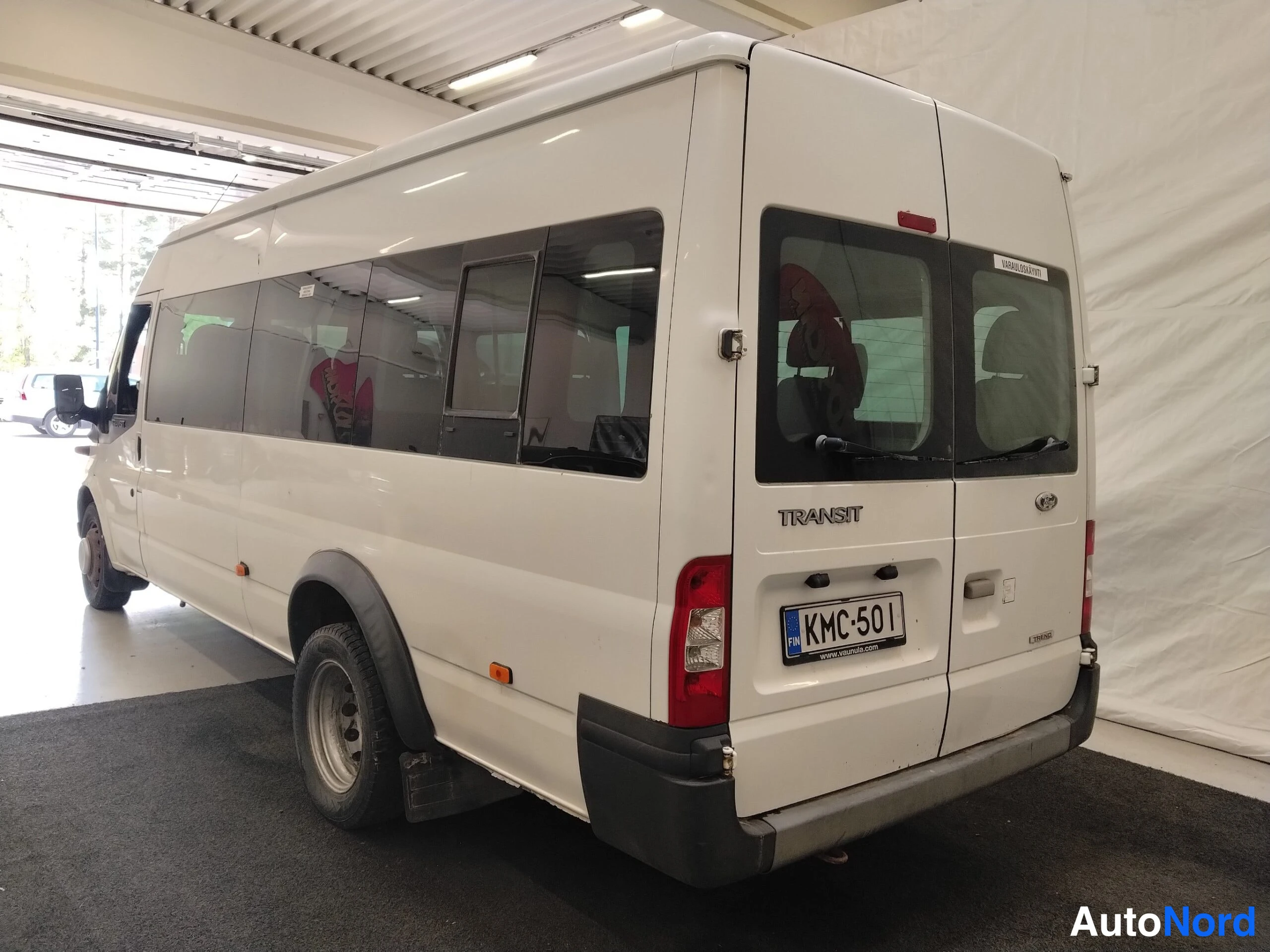 Valkoinen Ford Transit 2013, takaviisto, kuva 12