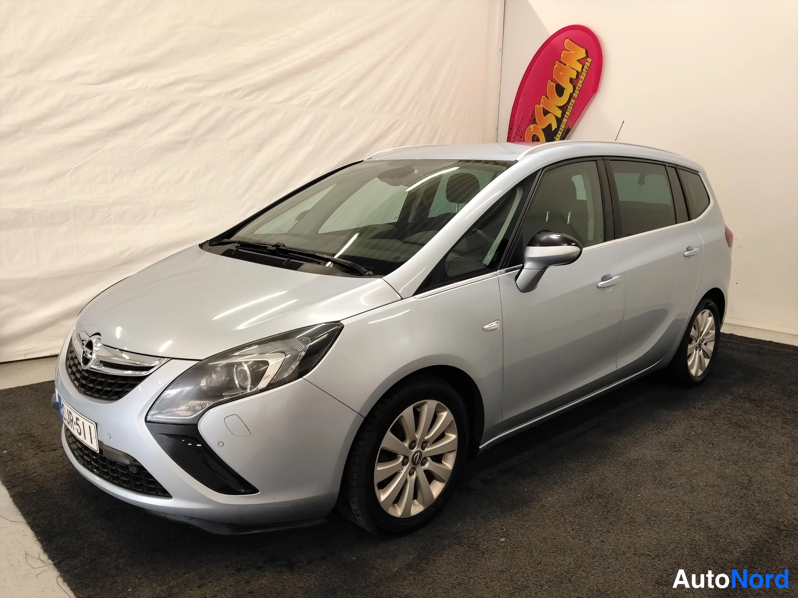 Hopea Opel Zafira Tourer 2015, etuviisto, keula vasemmalle, kuva 4