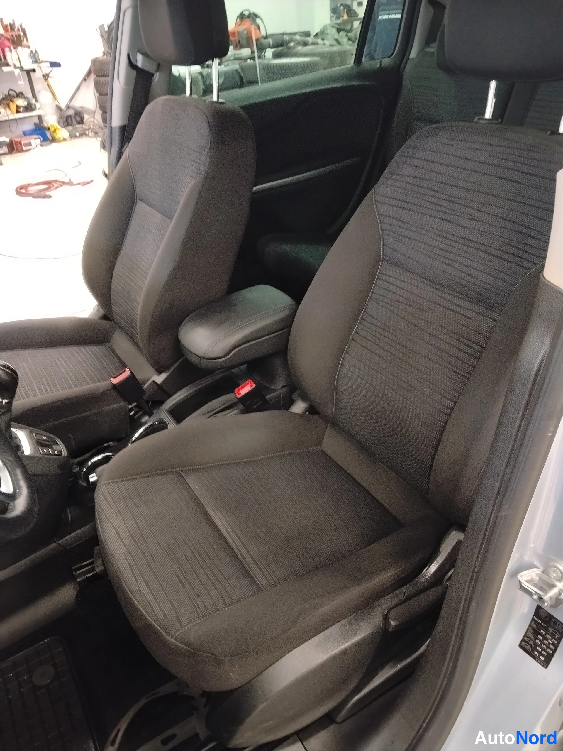 Hopea Opel Zafira Tourer 2015, etuistuimet, kuva 22