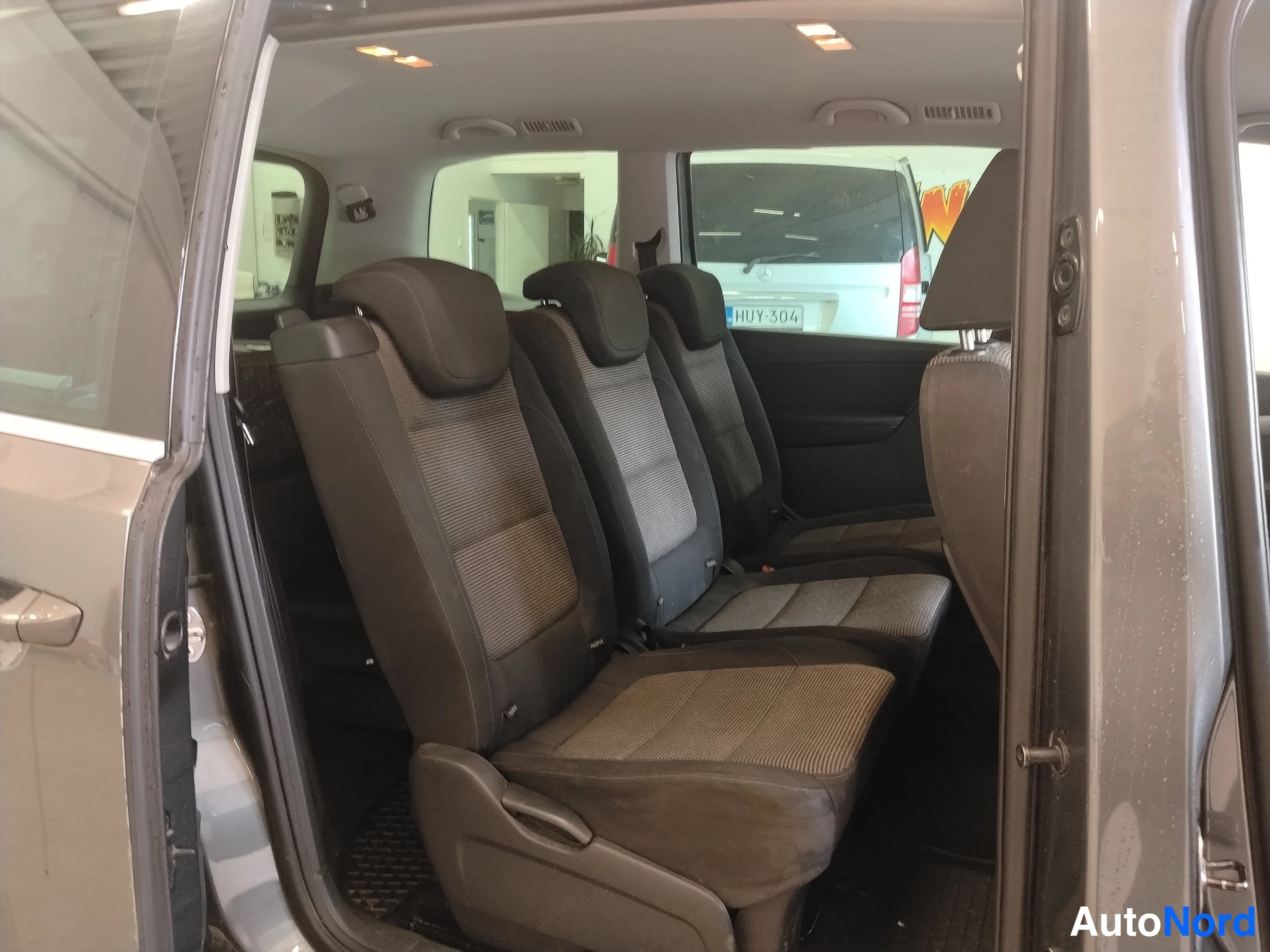 Harmaa Volkswagen Sharan 2011, takaistuimet, kuva 27