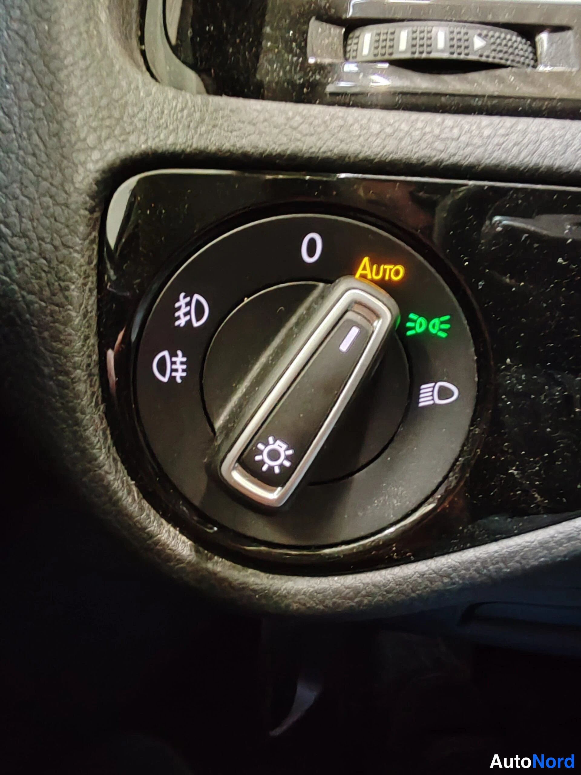 Harmaa Volkswagen Golf 2019, yksityiskohta, kuva 30