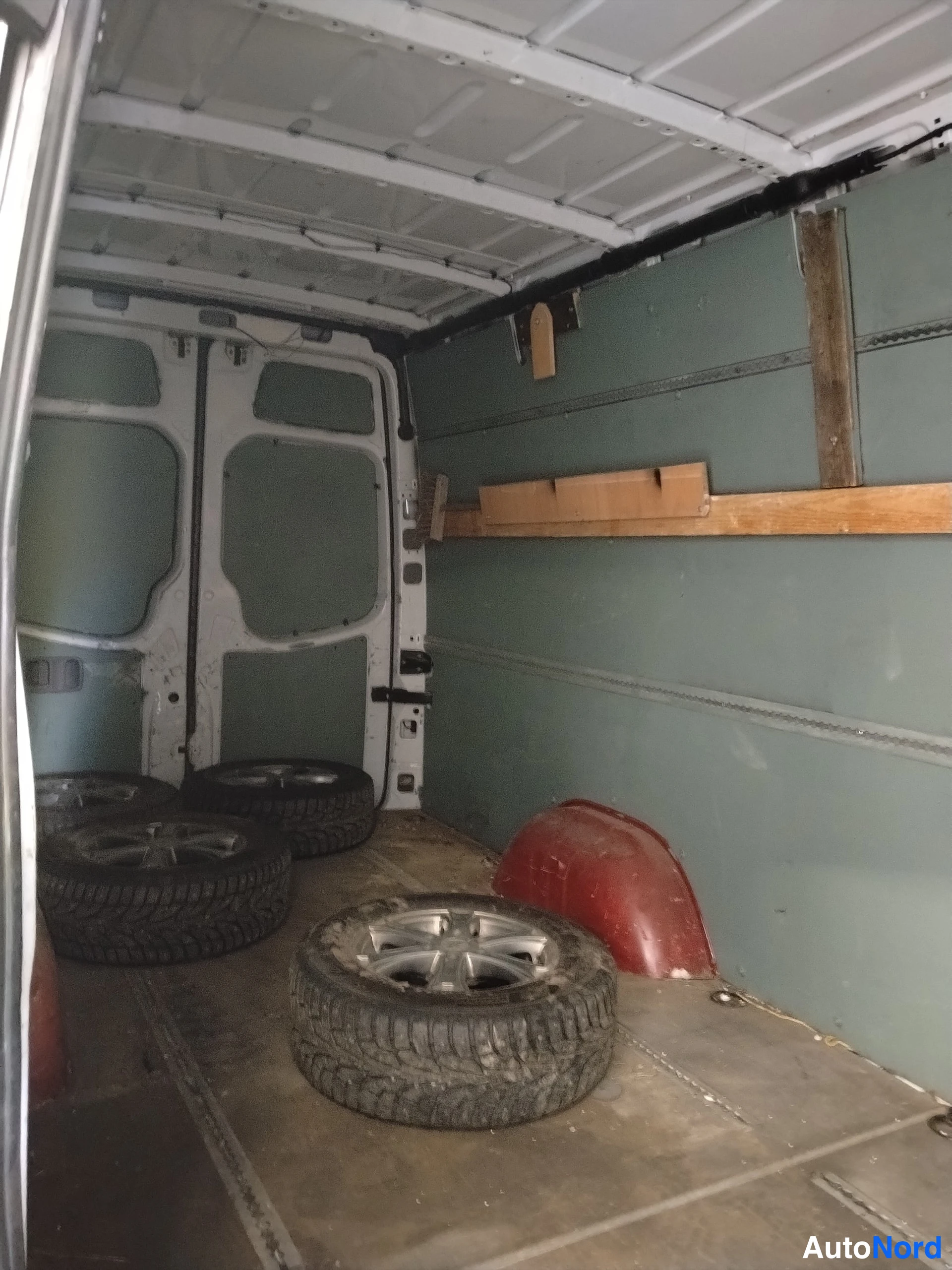 Ruskea Mercedes-Benz Sprinter 2016, tavaratila, kuva 14