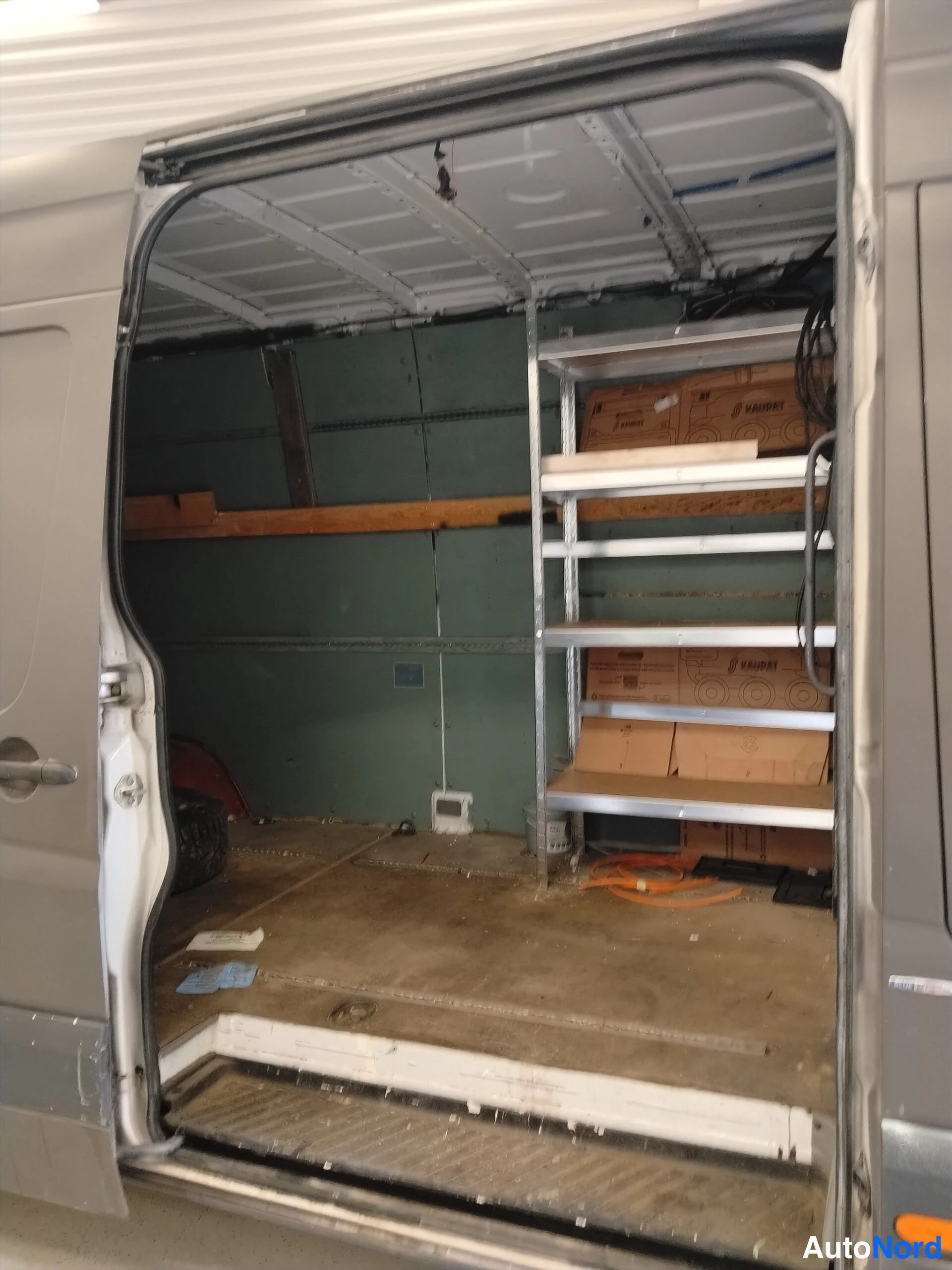 Ruskea Mercedes-Benz Sprinter 2016, tavaratila, kuva 11