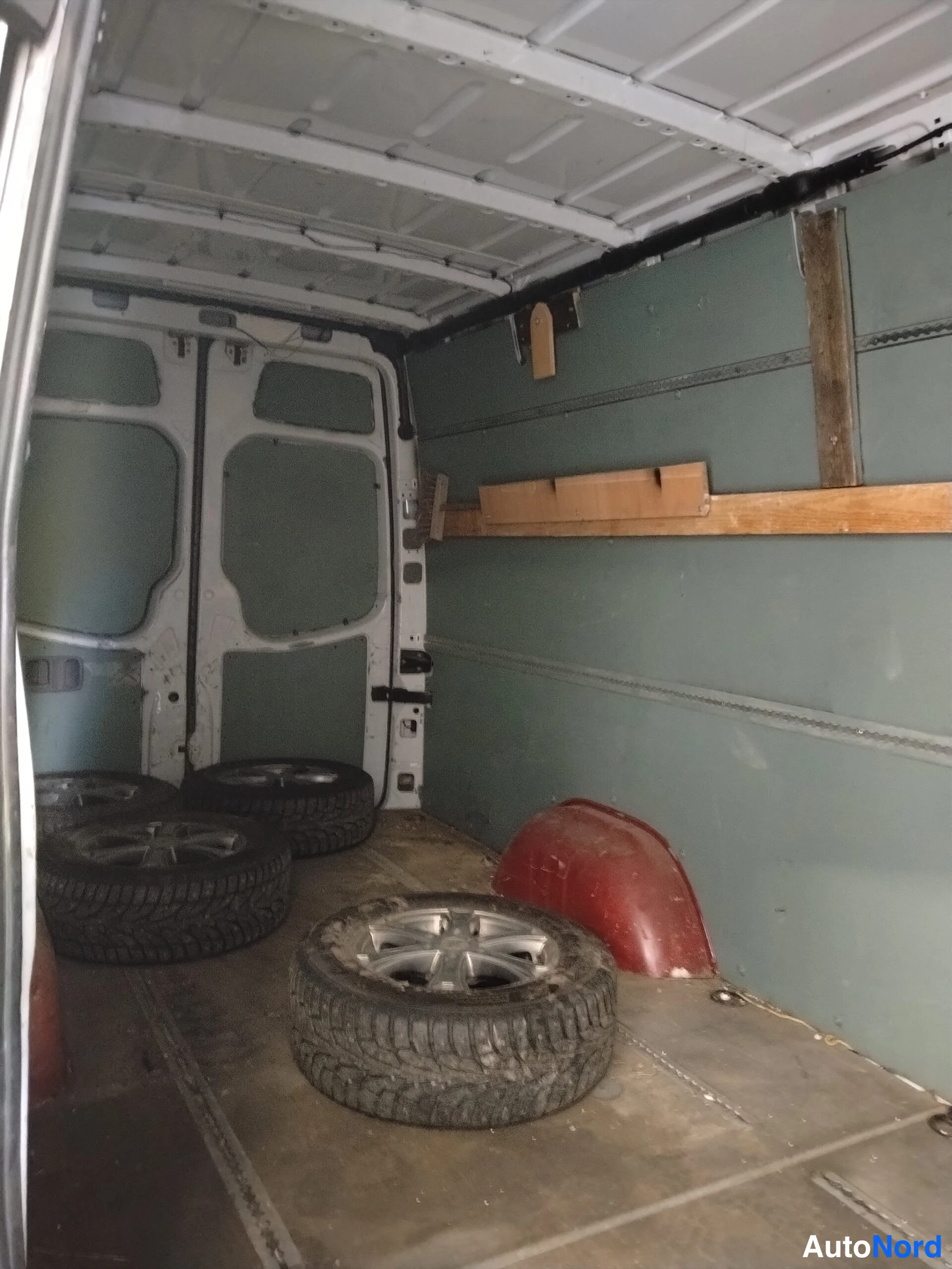 Ruskea Mercedes-Benz Sprinter 2016, tavaratila, kuva 12