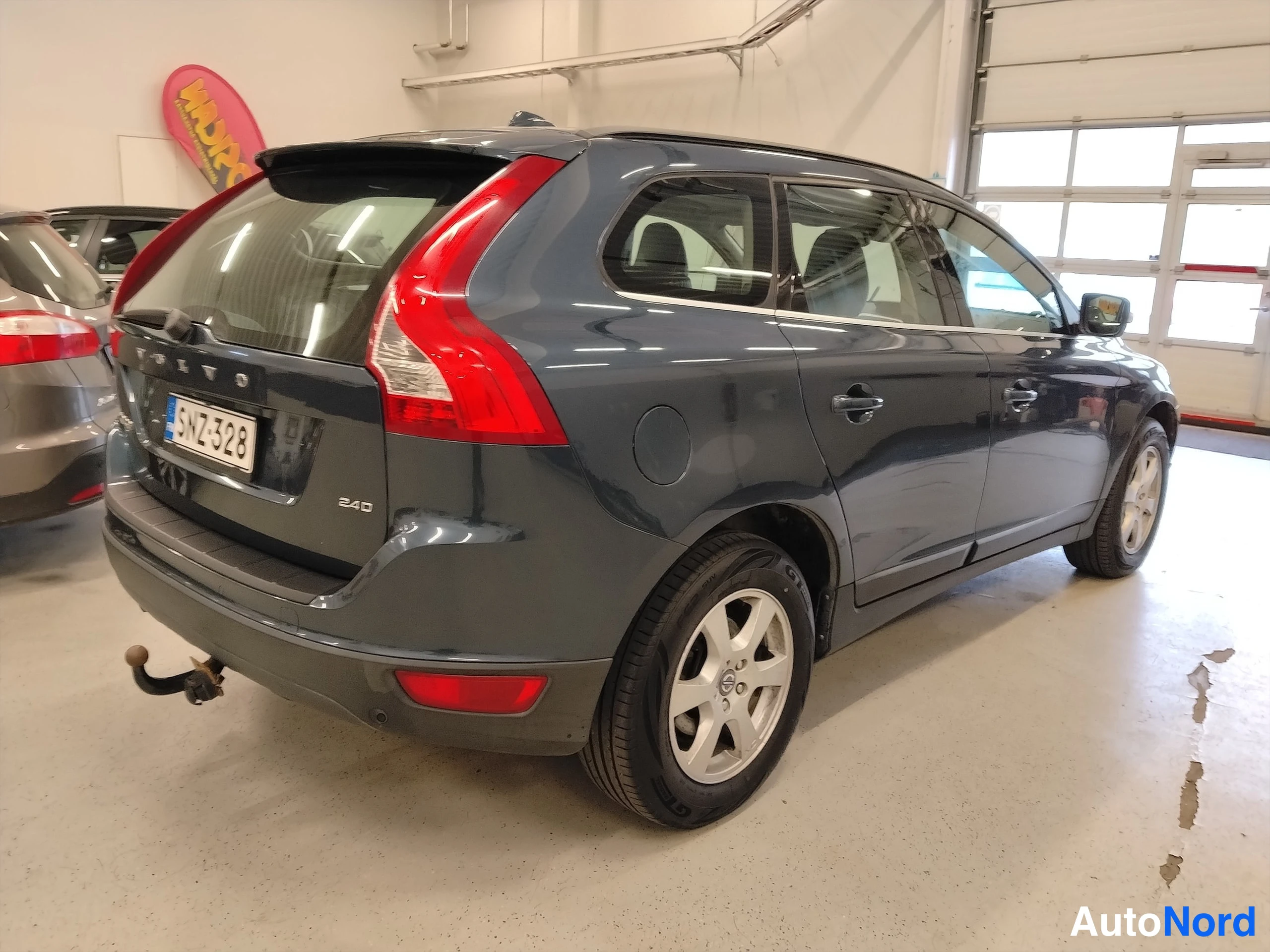Sininen Volvo XC60 2010, takaviisto, kuva 9