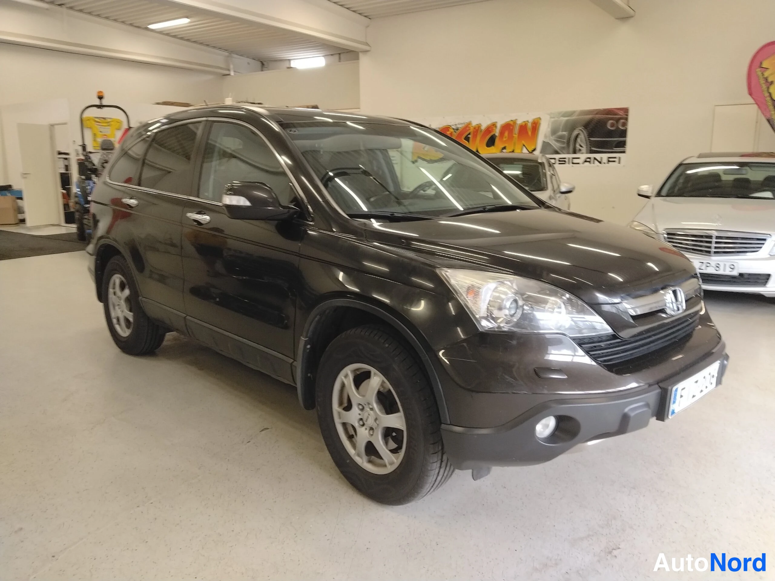 Ruskea Honda CR-V 2008, etuviisto, keula oikealle, kuva 3