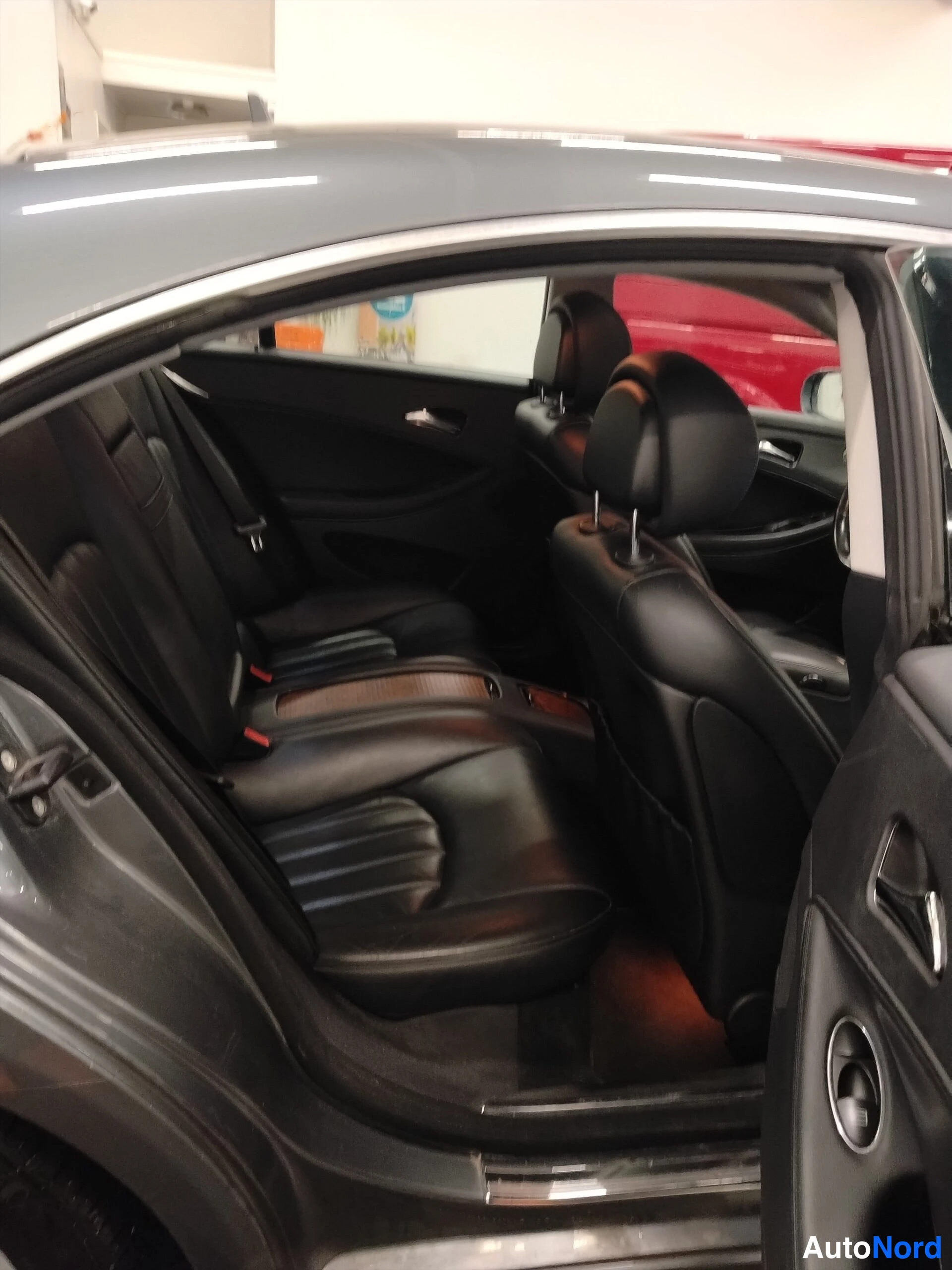 Harmaa Mercedes-Benz CLS 2008, kuva 24