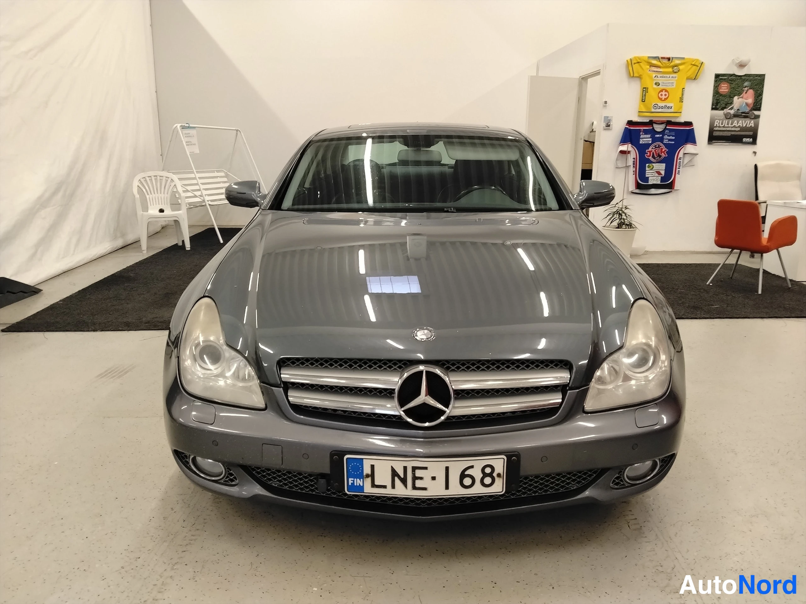 Harmaa Mercedes-Benz CLS 2008, edestä, kuva 6