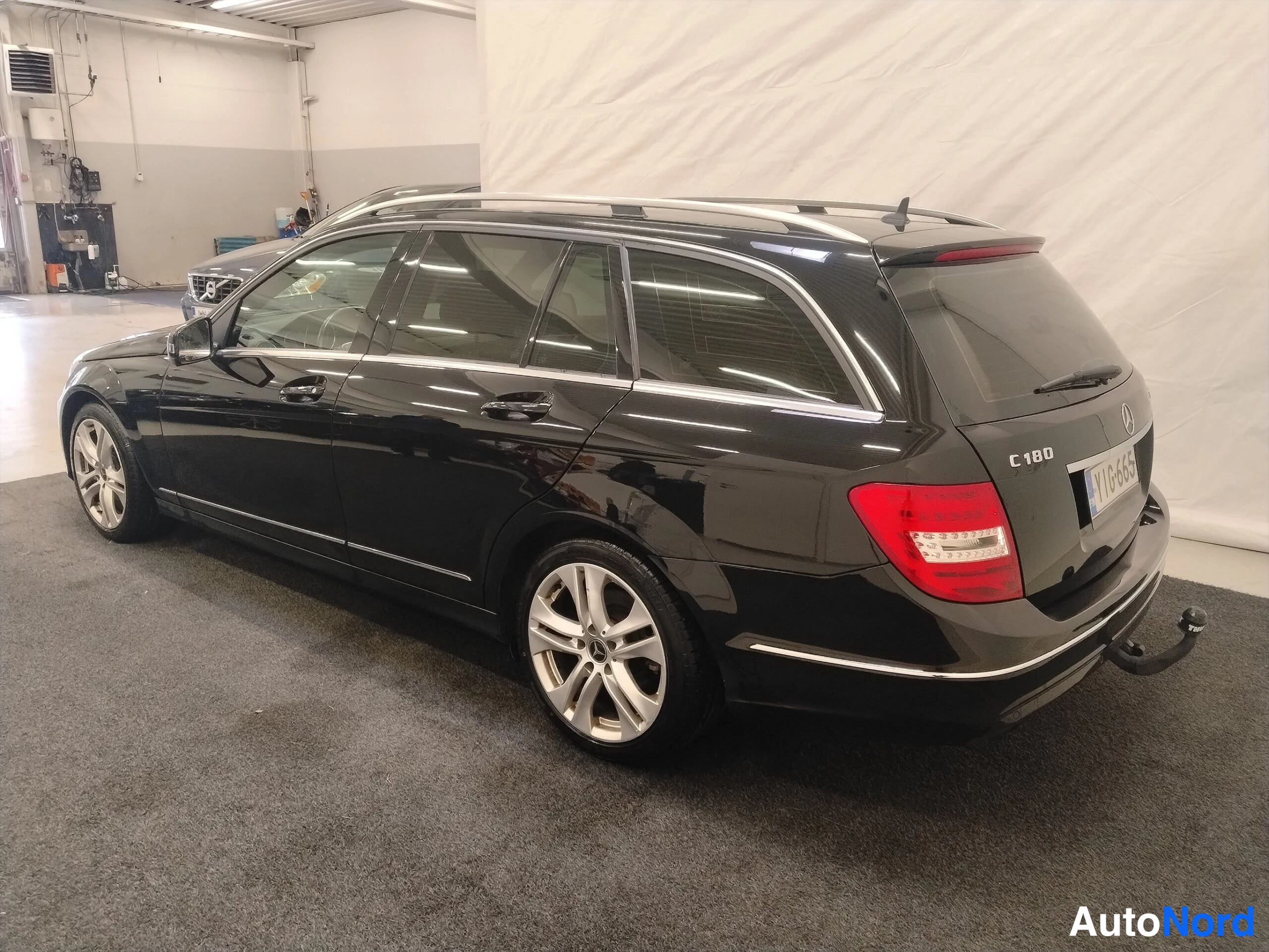 Musta Mercedes-Benz C 2013, takaviisto, kuva 10