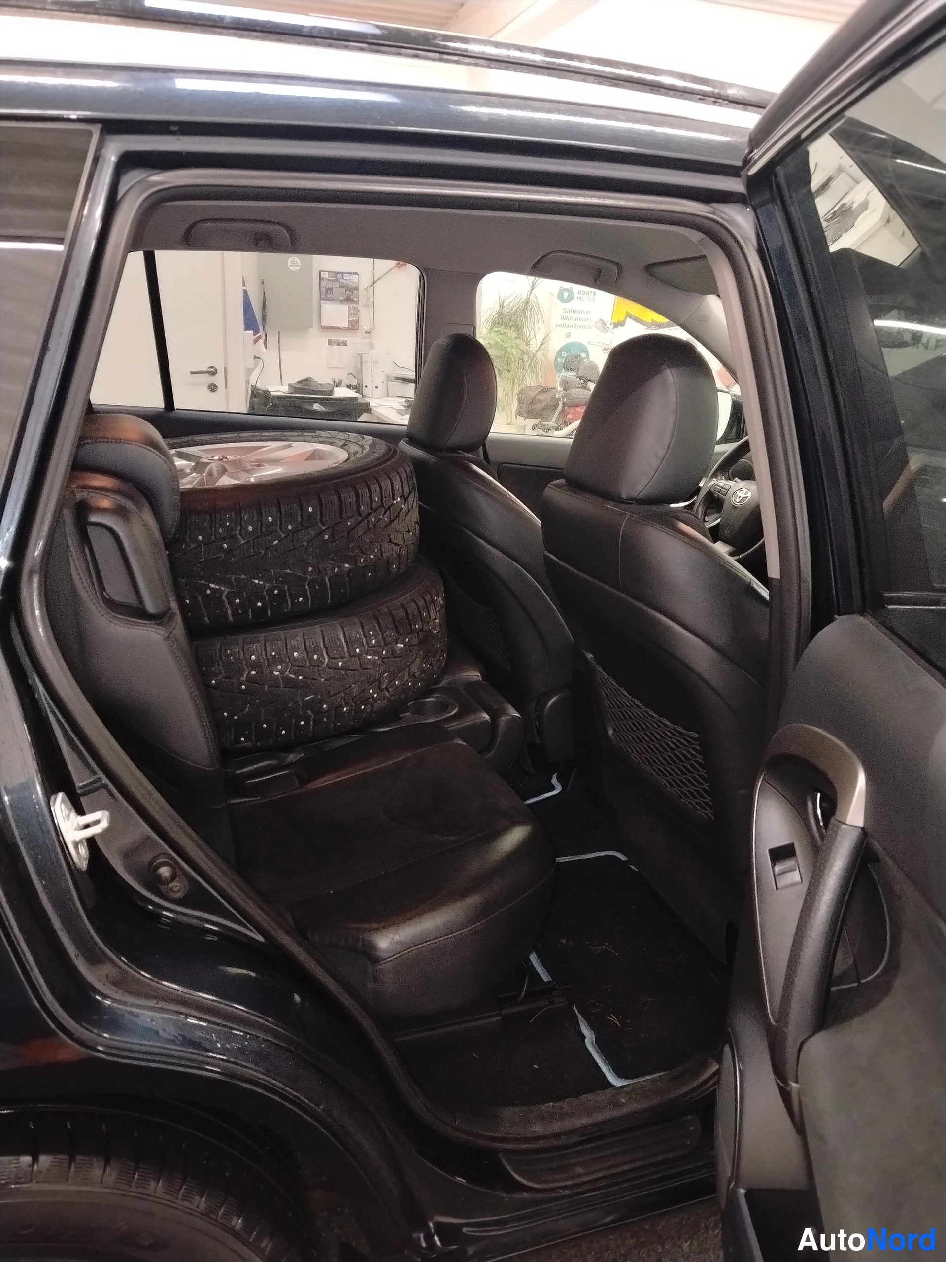 Hopea Toyota RAV4 2012, kuva 18