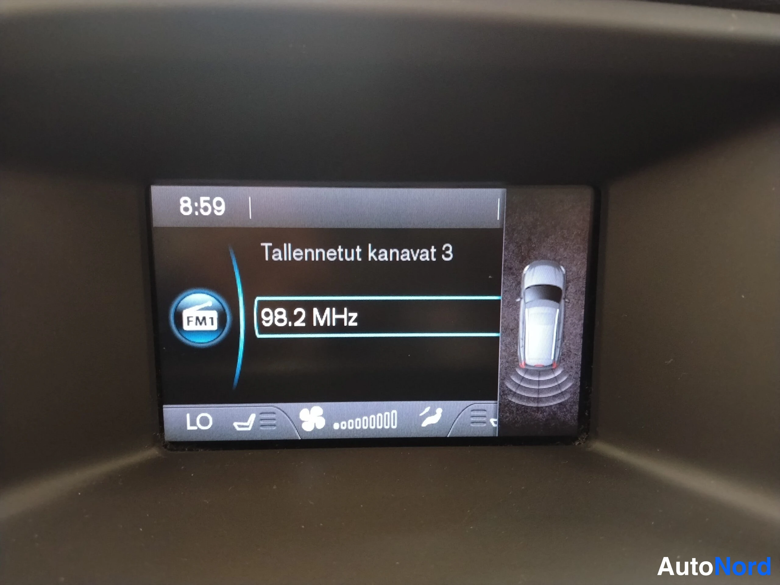 Valkoinen Volvo V60 2011, yksityiskohta, kuva 23