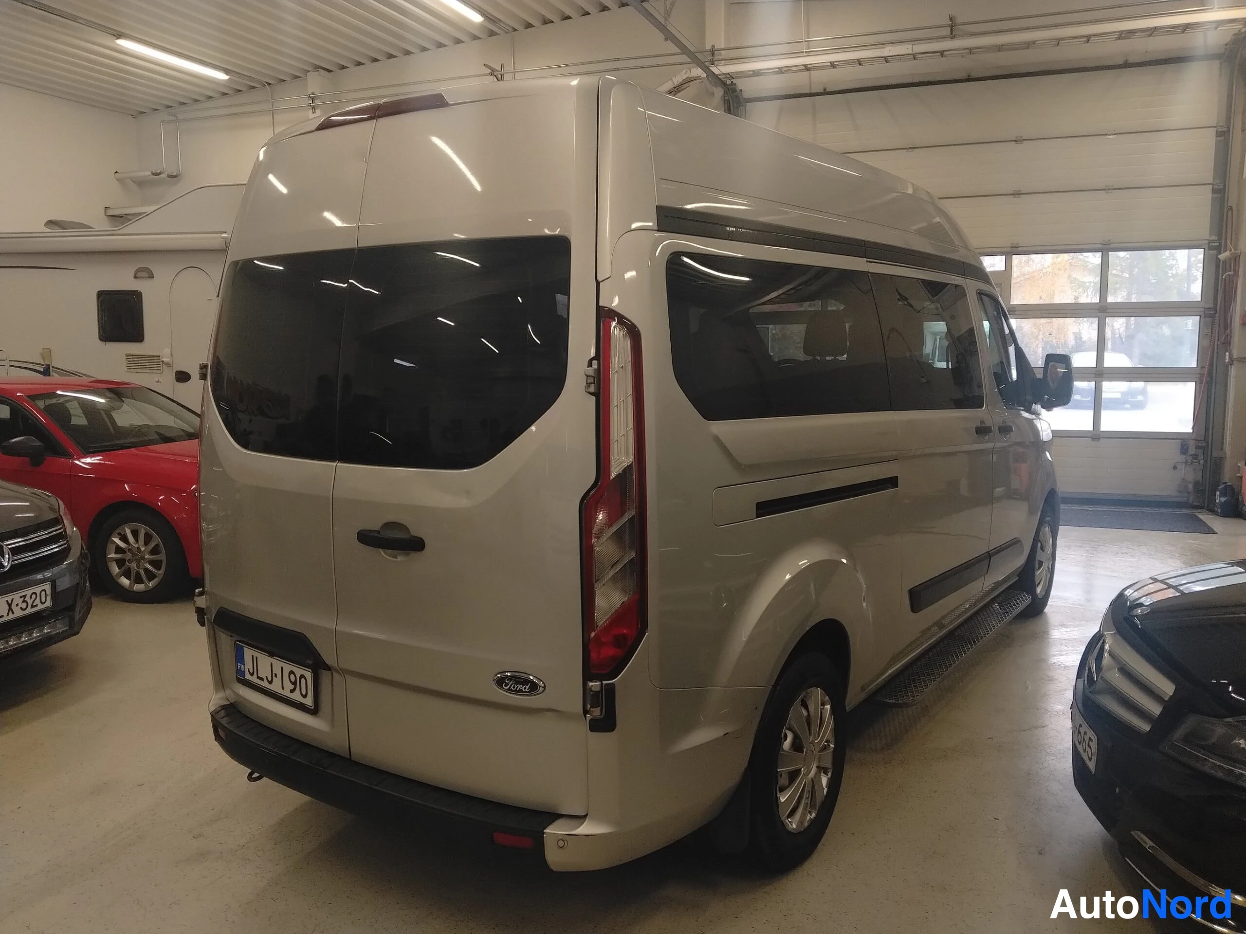 Hopea Ford Transit Custom 2019, takaviisto, kuva 6