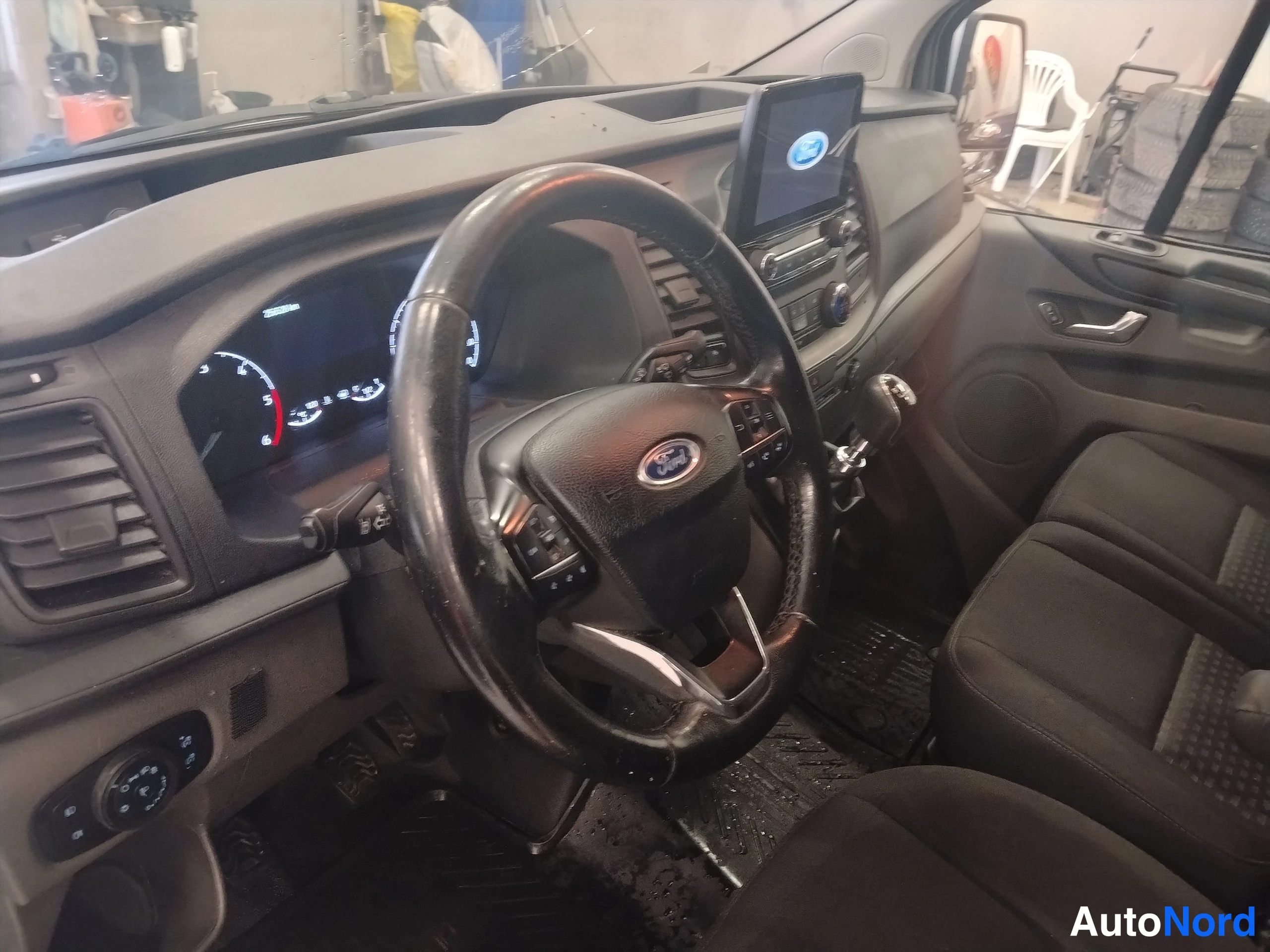 Hopea Ford Transit Custom 2019, ohjaamo, kuva 12